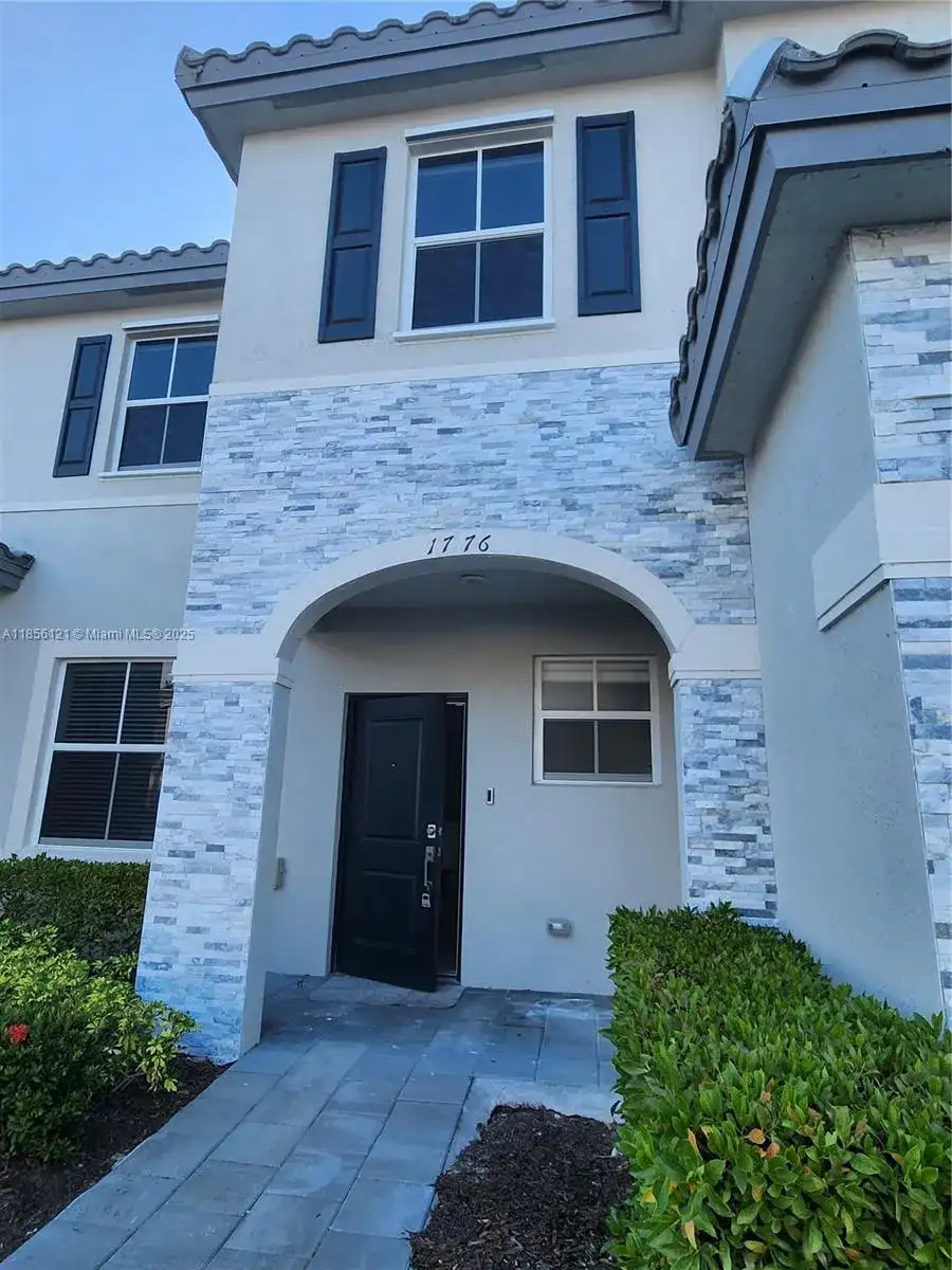 1776 SE 27th Rd, Homestead FL 33035 photo 2