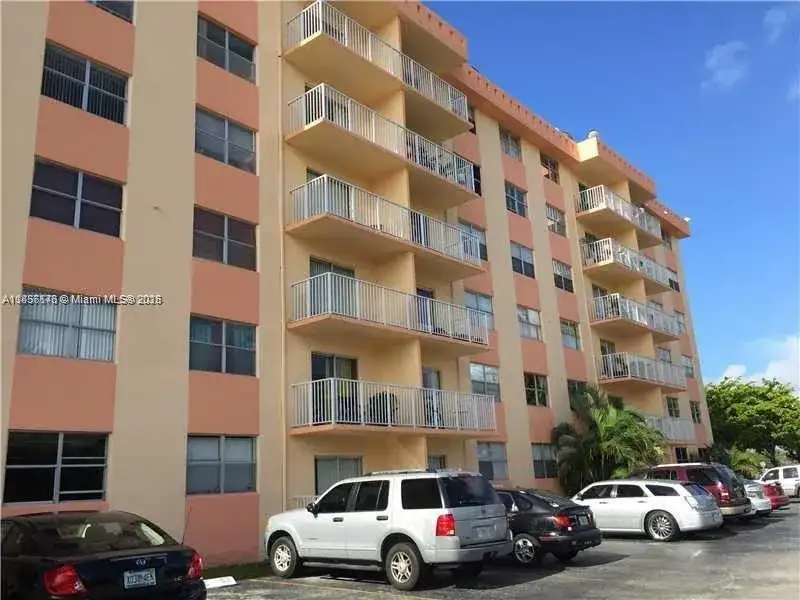 16465 NE 22nd Ave # 205, North Miami Beach FL 33160 photo 2