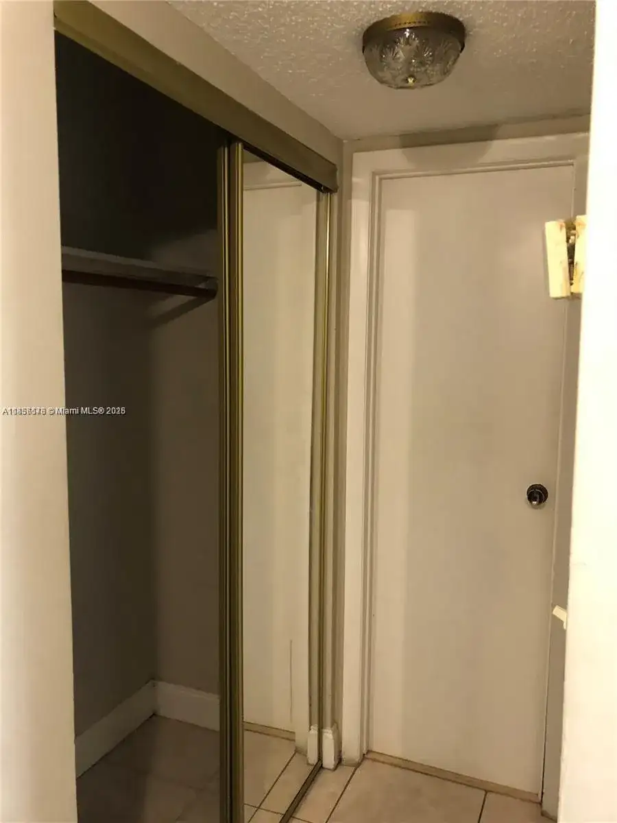 16465 NE 22nd Ave # 205, North Miami Beach FL 33160 photo 3