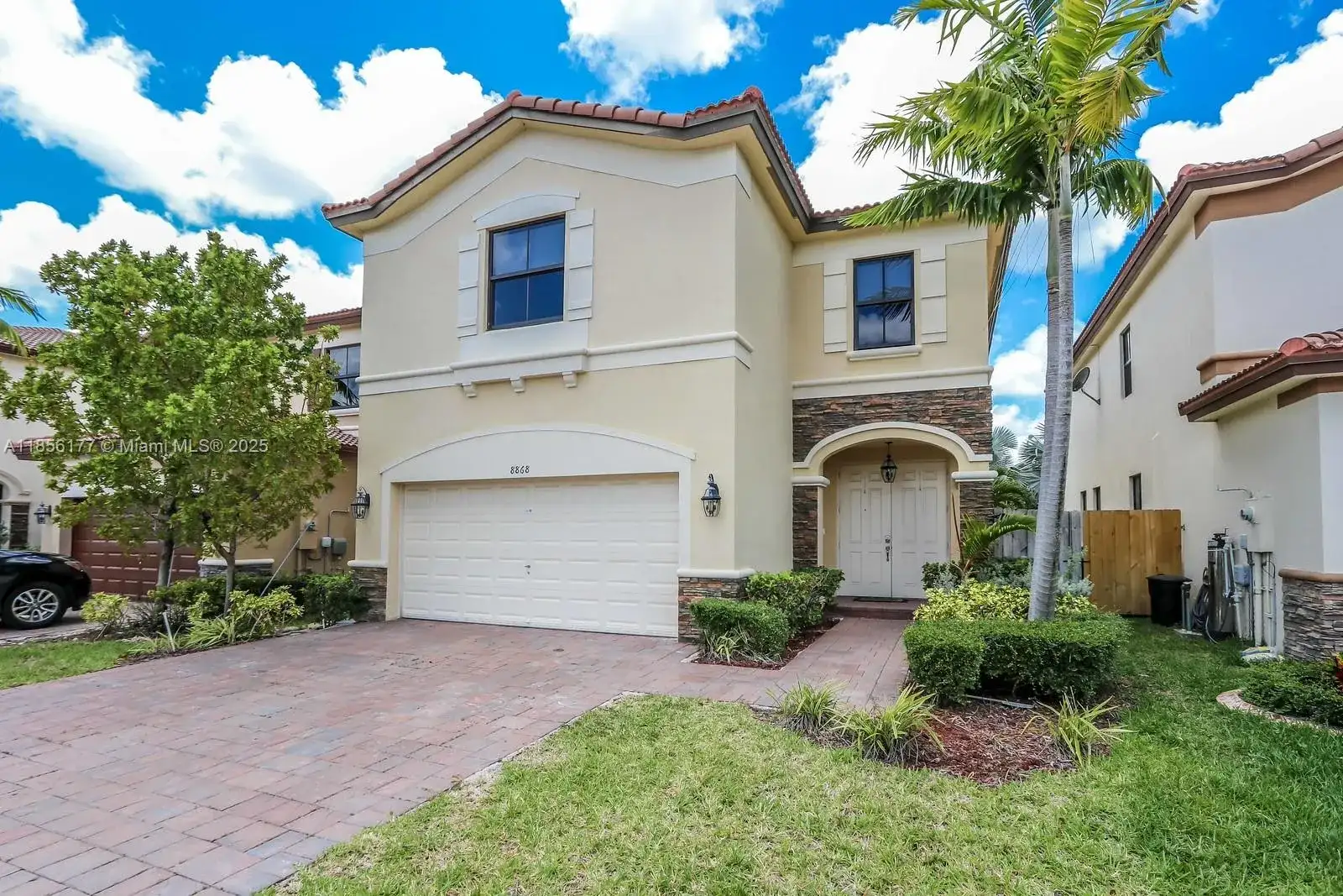 8868 NW 101st Pl, Doral FL 33178 photo 2