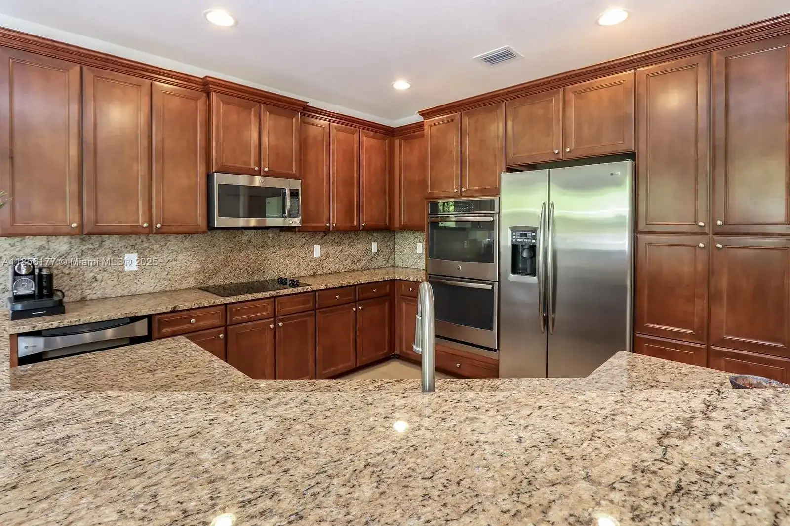 8868 NW 101st Pl, Doral FL 33178 photo 5