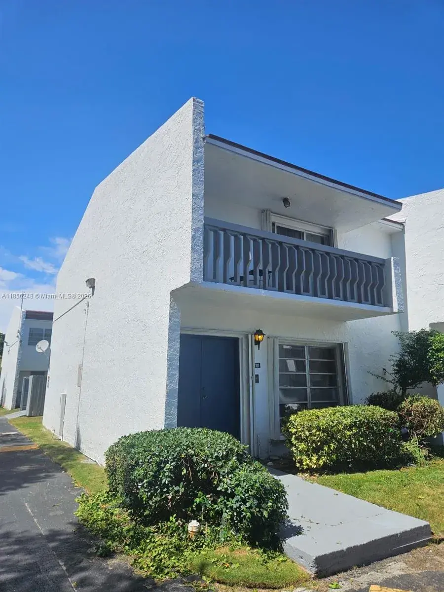17180 SW 94th Ave # 701, Palmetto Bay FL 33157