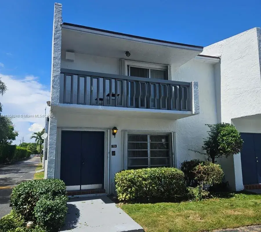 17180 SW 94th Ave # 701, Palmetto Bay FL 33157