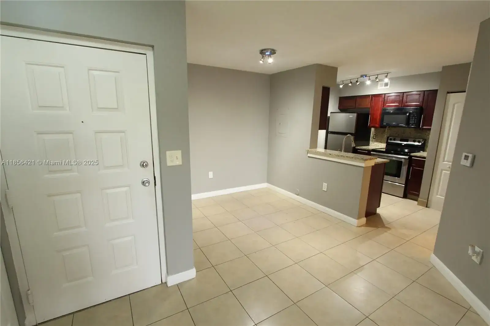 2850 N Oakland Forest Dr # 107, Oakland Park FL 33309 photo 3