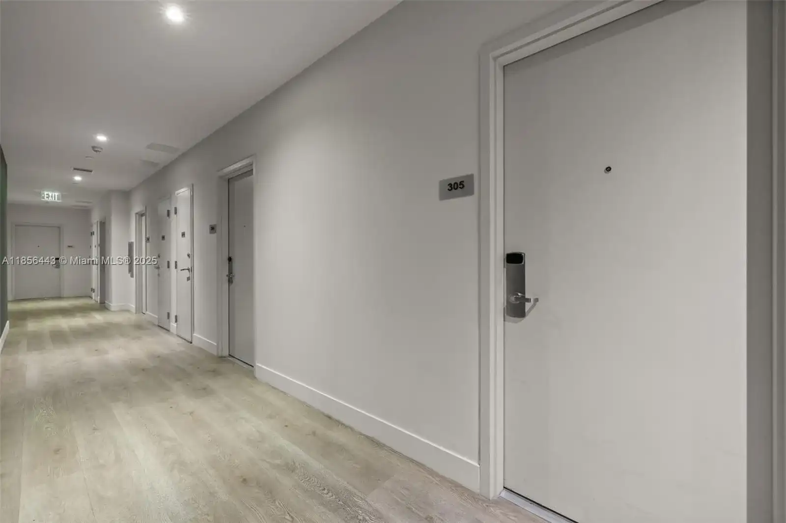 239 SW 9th ST # 305, Miami FL 33130