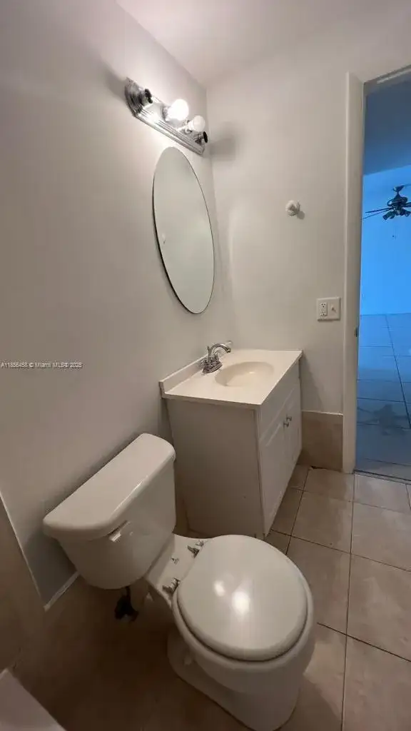 6950 Miami Gardens Dr # 508, Hialeah FL 33015 photo 4