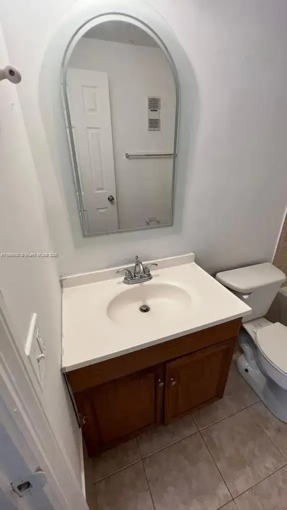6950 Miami Gardens Dr # 508, Hialeah FL 33015 photo 5