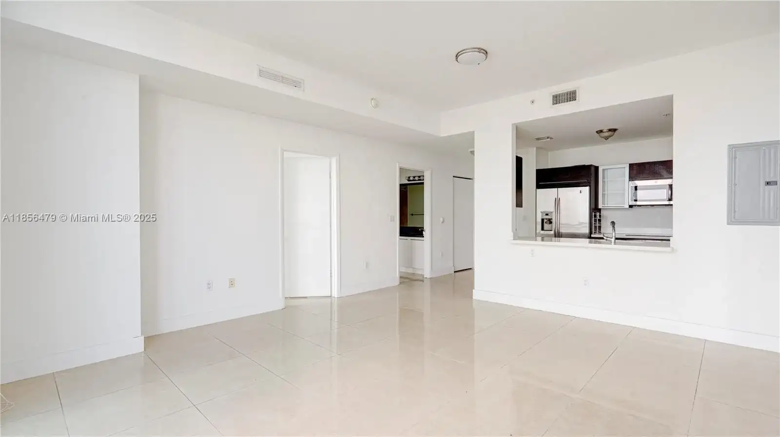 90 SW 3rd St # 10, Miami FL 33130 photo 4