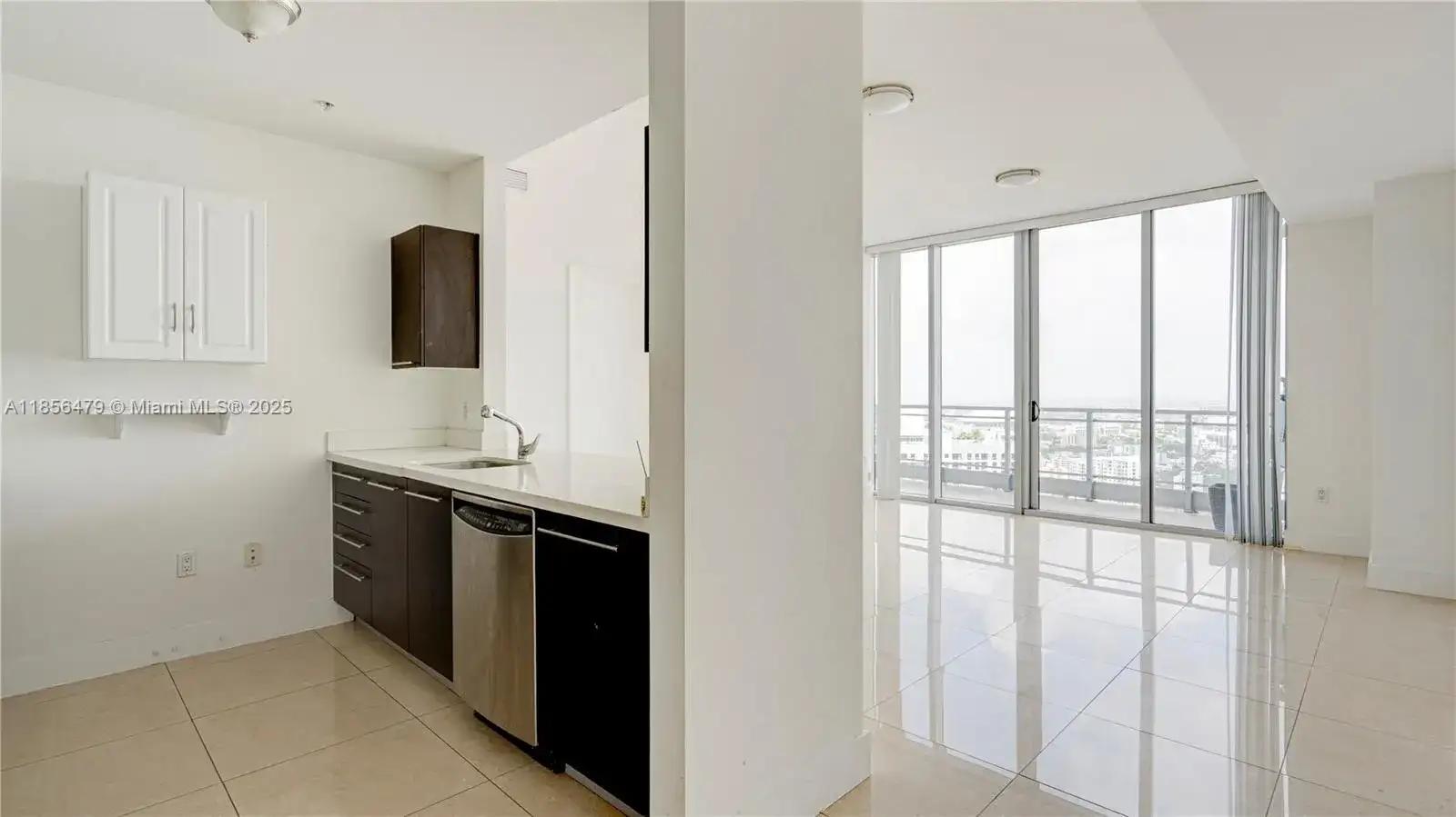 90 SW 3rd St # 10, Miami FL 33130 photo 5