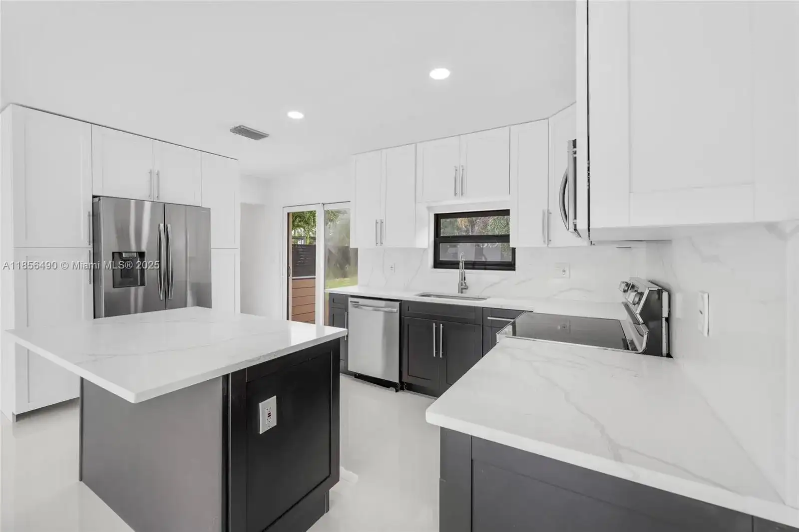 949 SE 5th St, Deerfield Beach FL 33441 photo 3