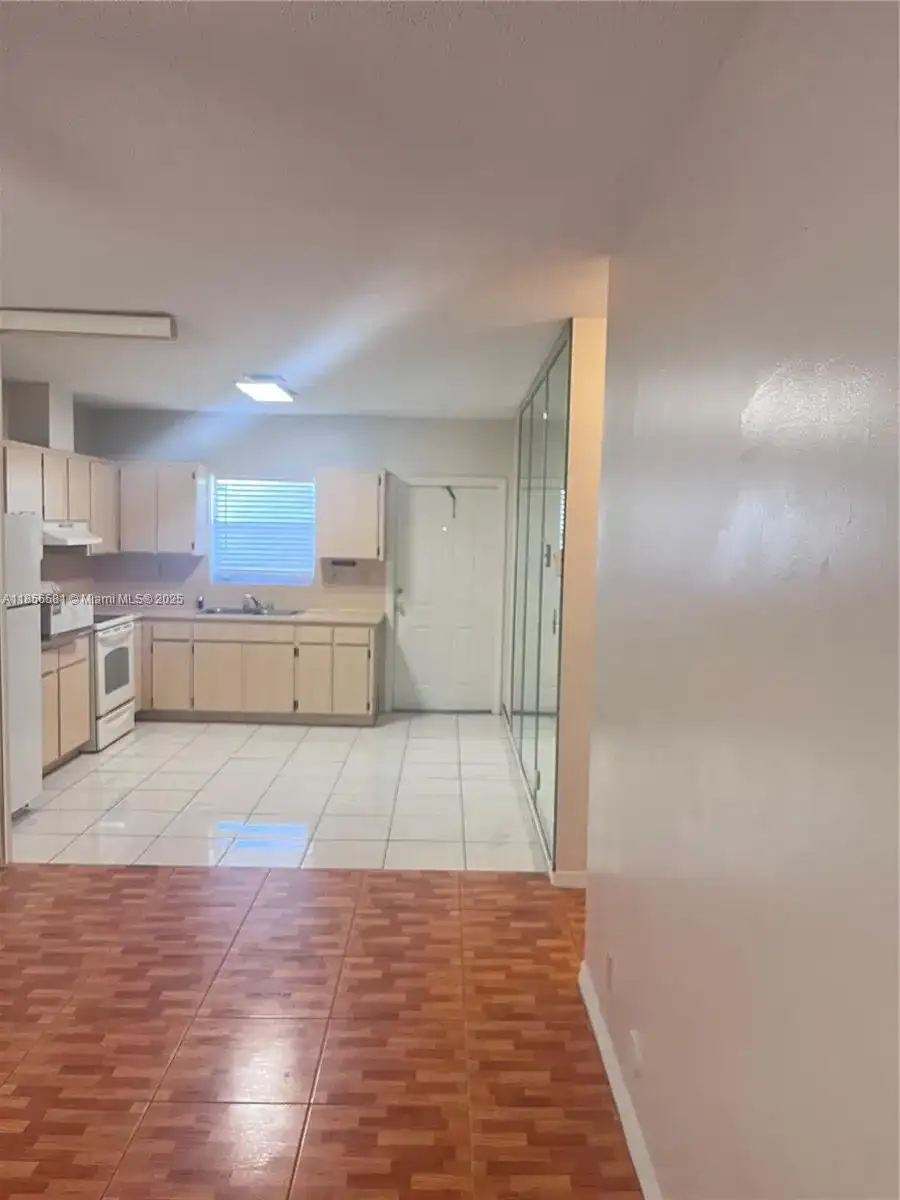 2731 NW 13 ct # 2731, Sunrise FL 33311 photo 2