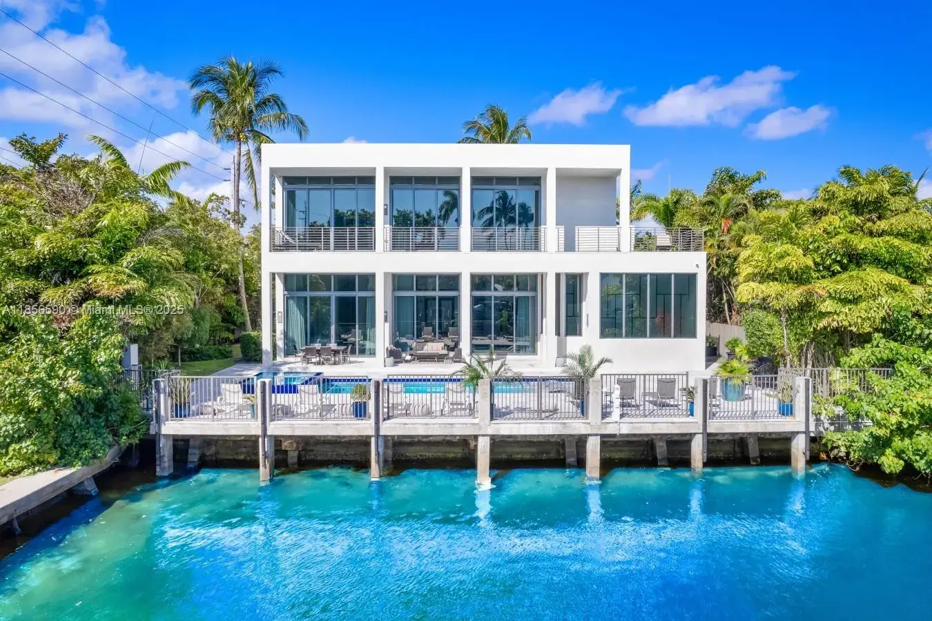 2700 NE 18th St, Fort Lauderdale FL 33305