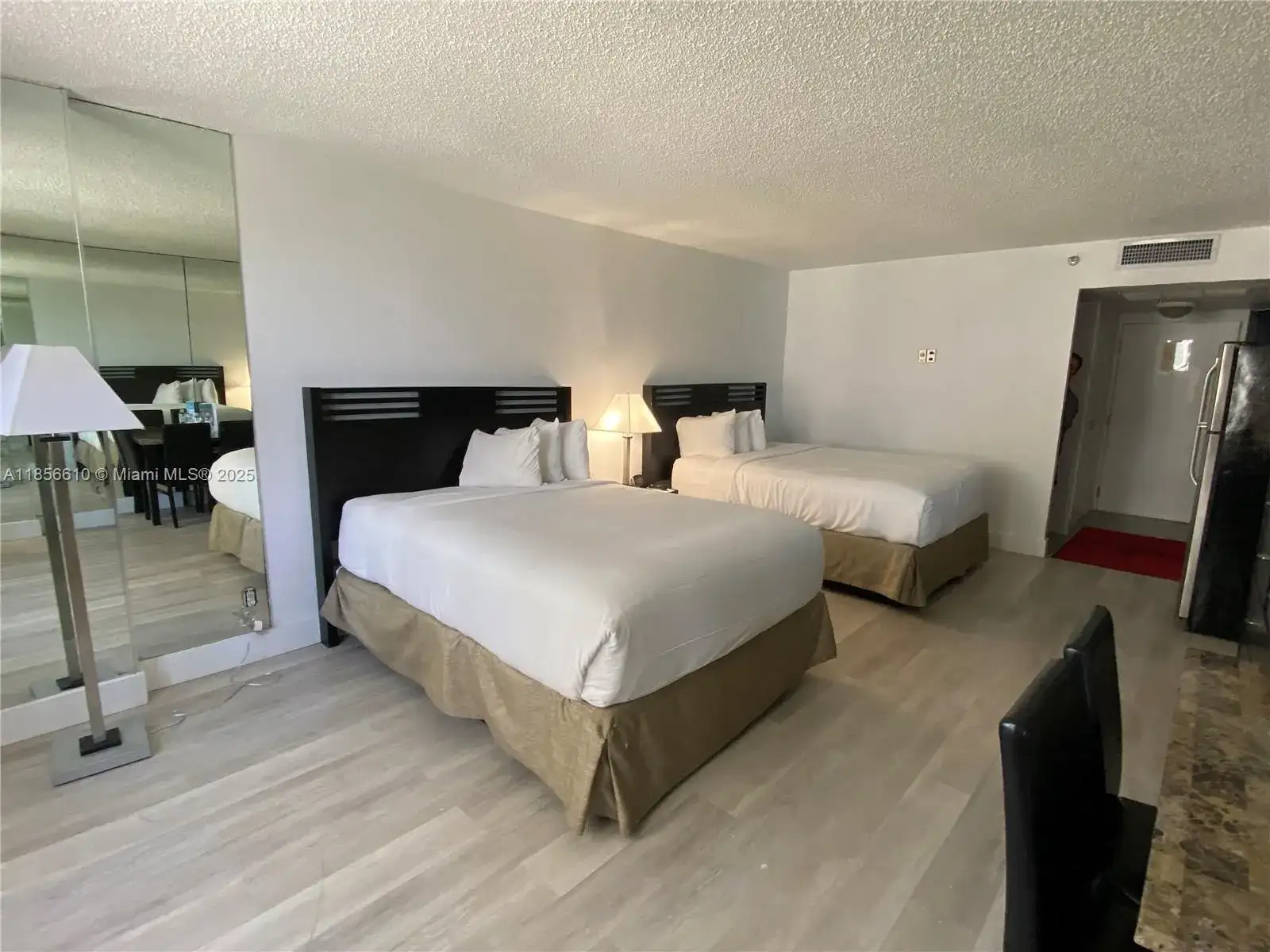 19201 Collins Ave # 522, Sunny Isles Beach FL 33160 photo 2