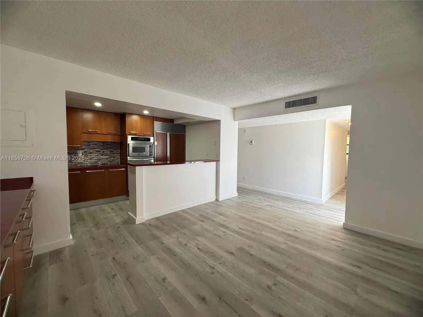 20200 W Country Club Dr, Aventura FL 33180