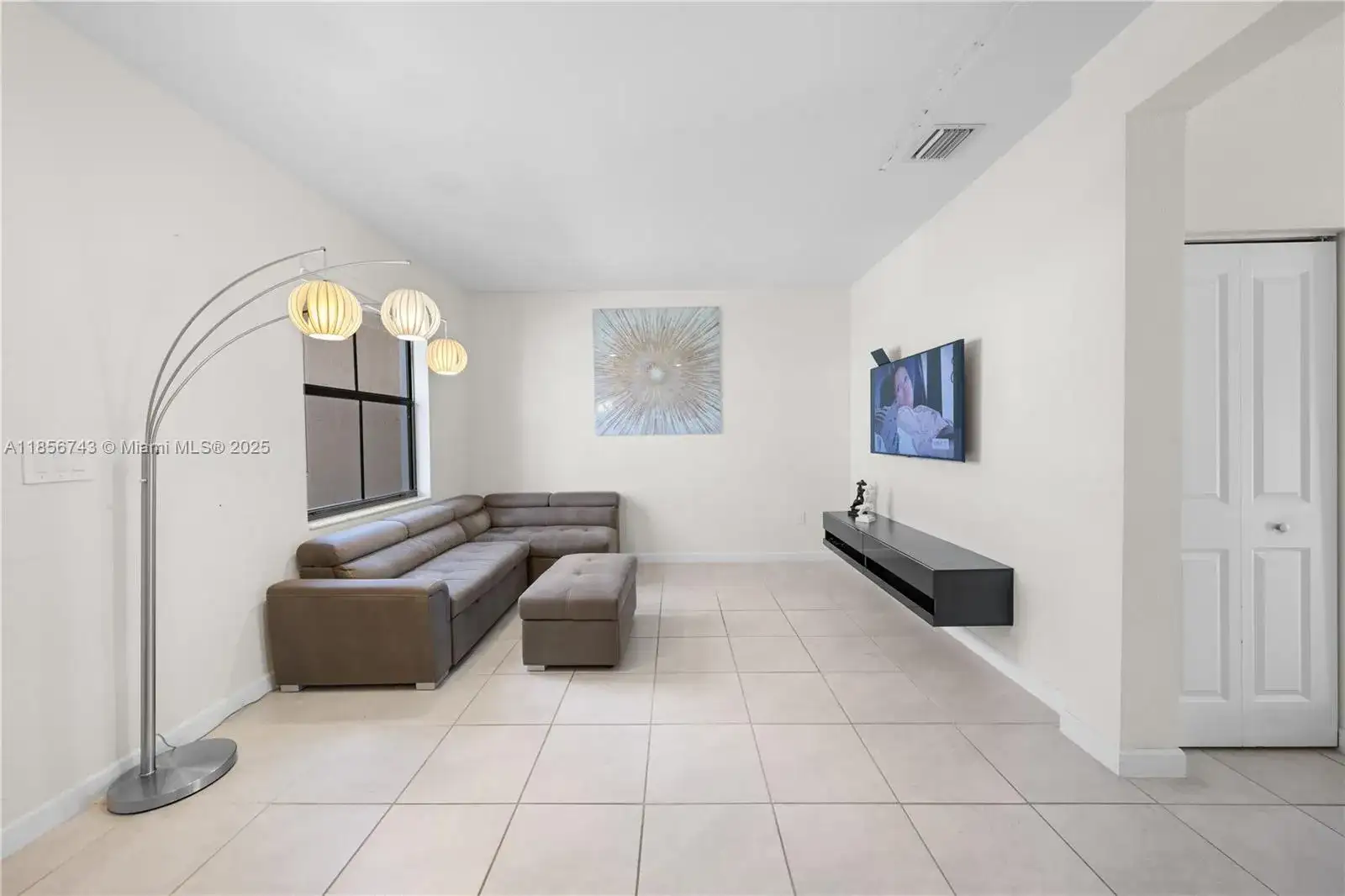 3310 W 114th Ter, Hialeah FL 33018 photo 3