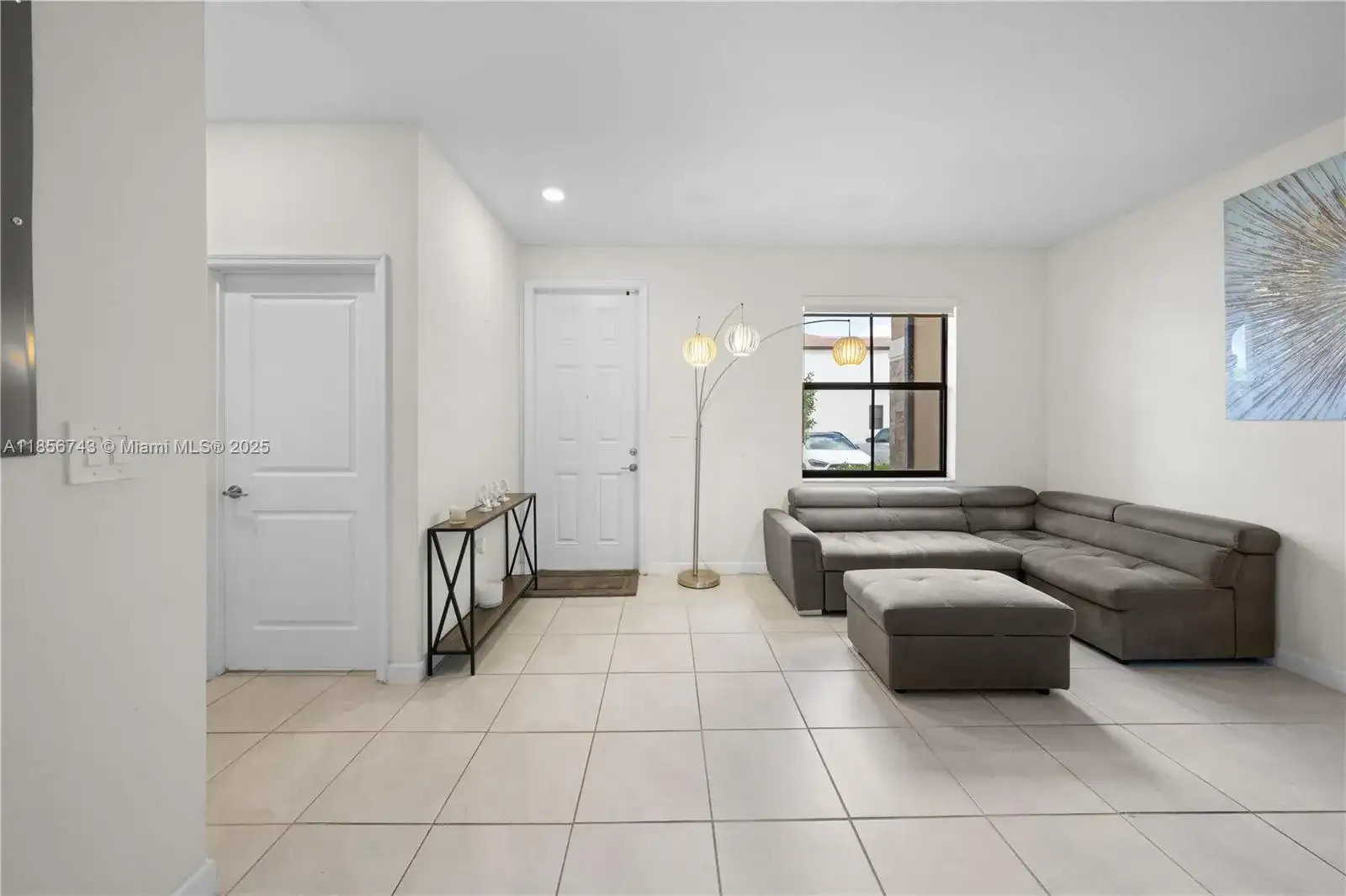 3310 W 114th Ter, Hialeah FL 33018 photo 4