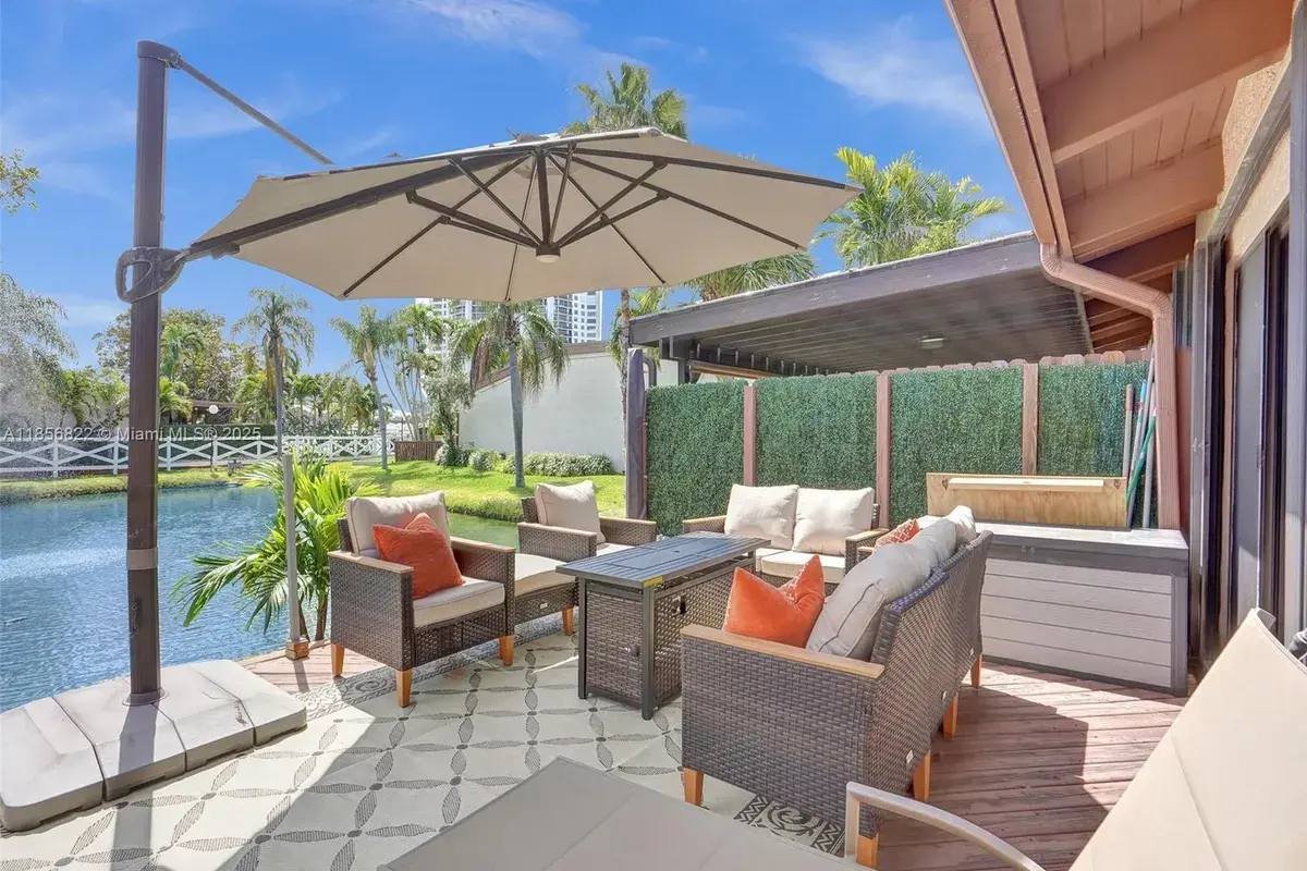 2667 S Parkview Dr # 2667, Hallandale Beach FL 33009