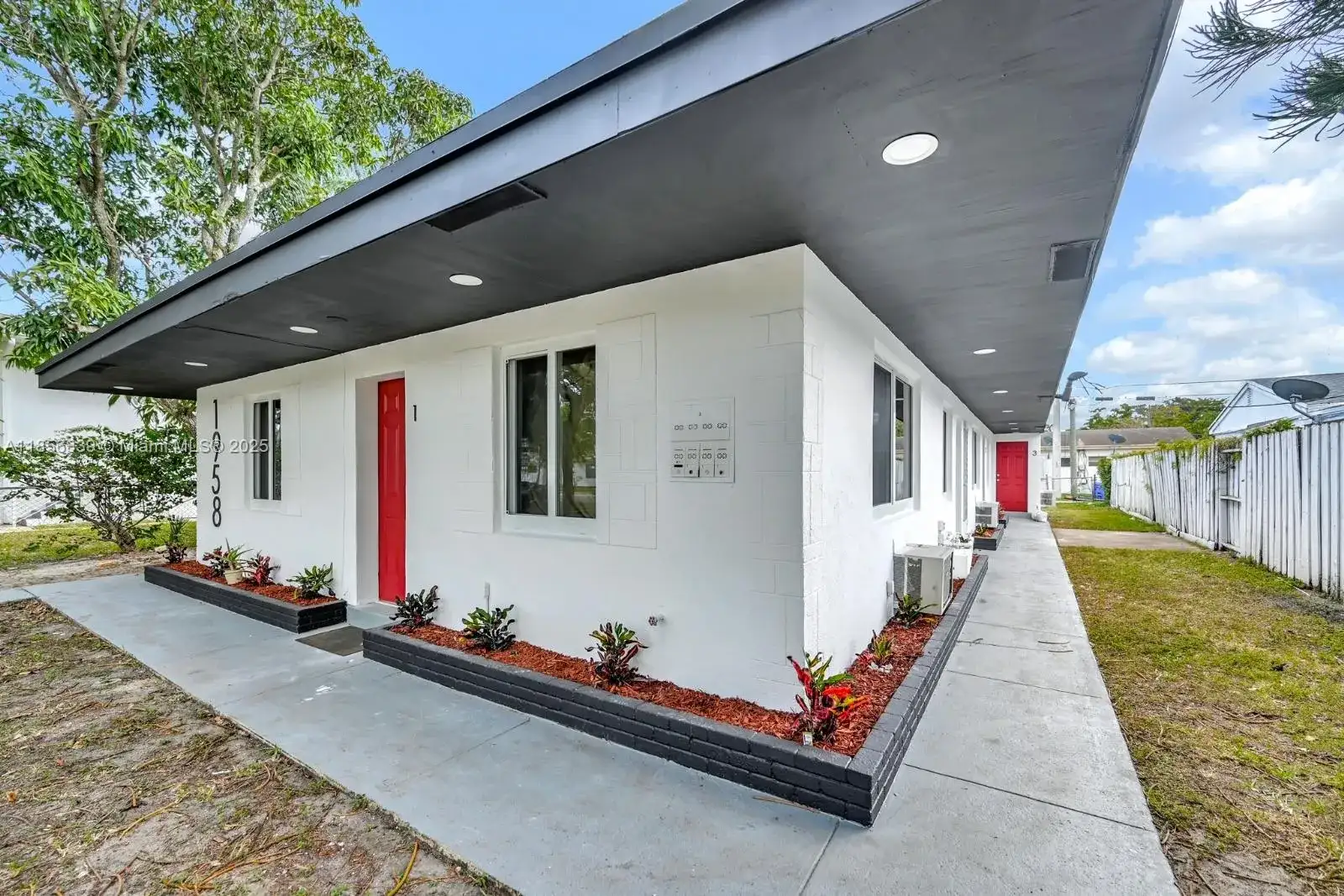 1958 NE 172nd St, North Miami Beach FL 33162 photo 2