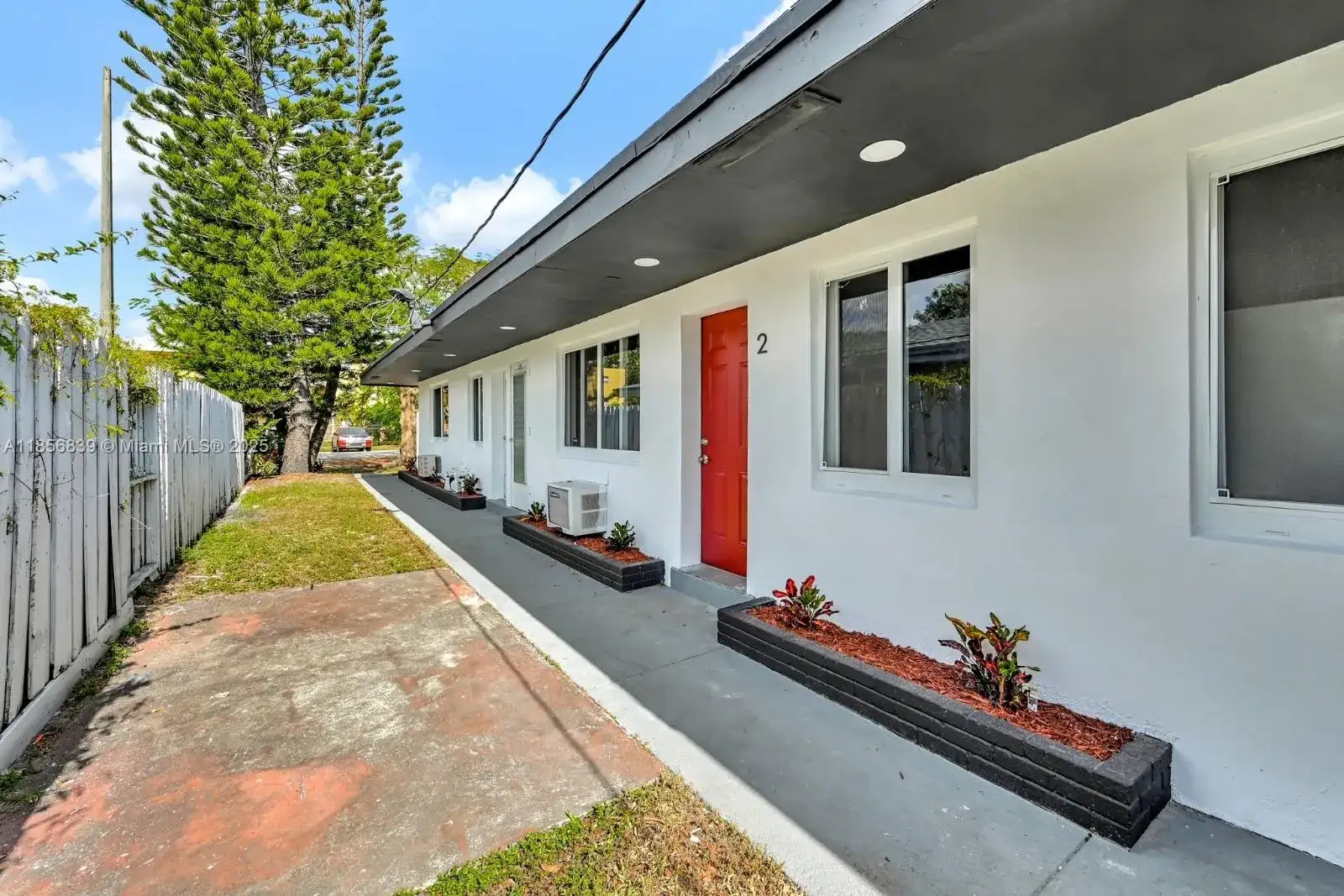1958 NE 172nd St, North Miami Beach FL 33162 photo 4