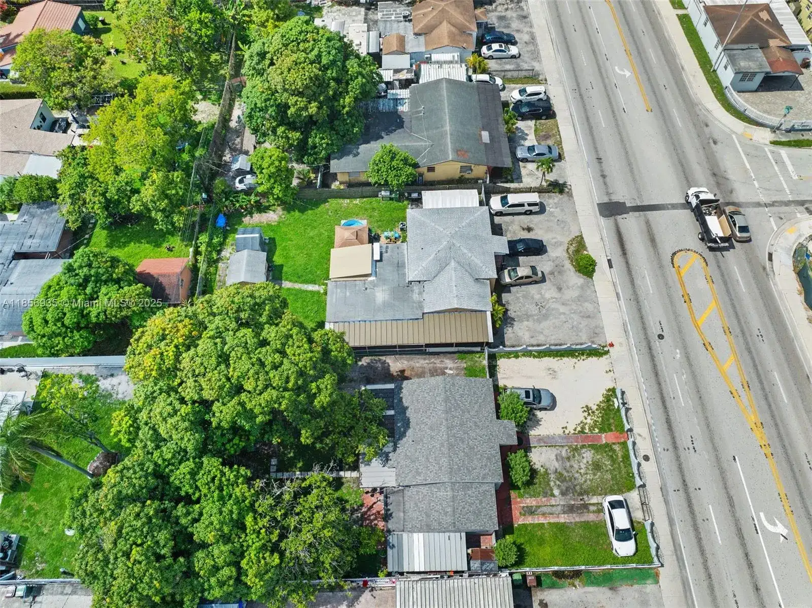 871 SE 8th Ave, Hialeah FL 33010 photo 3