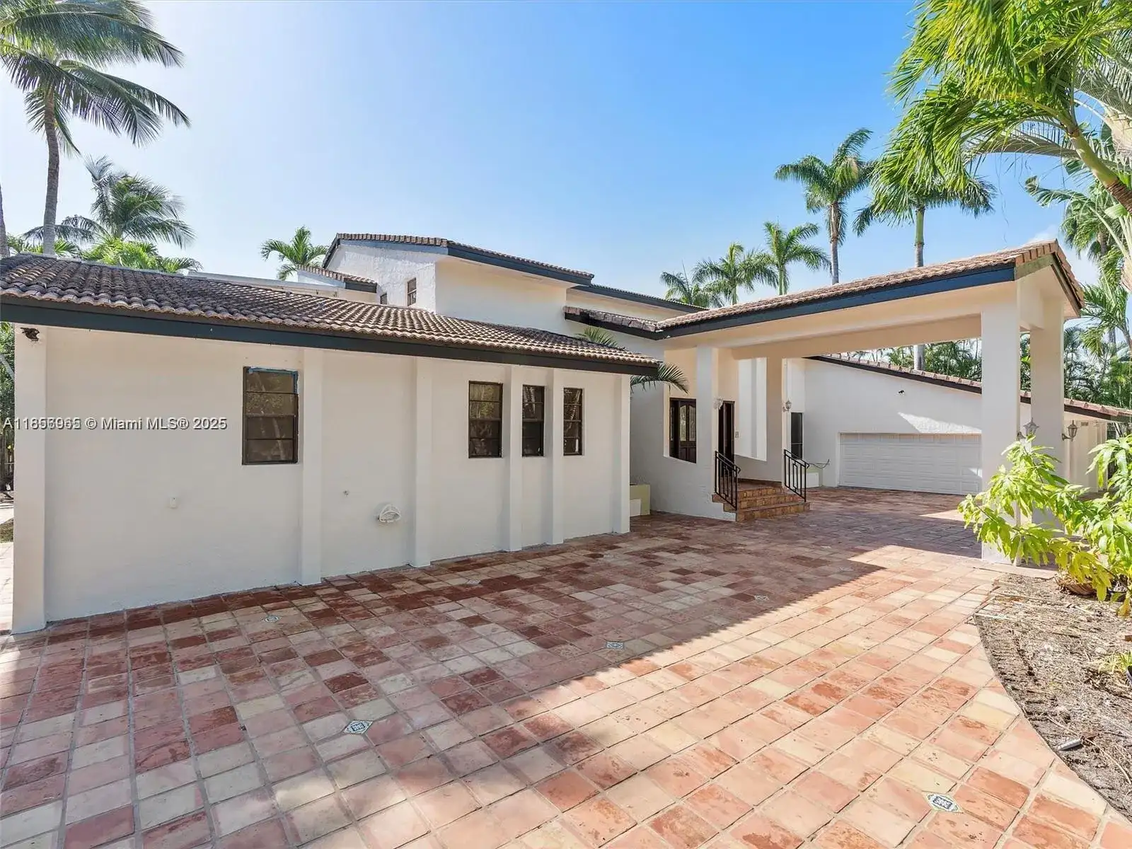 7398 SW 176th St, Palmetto Bay FL 33157 photo 2