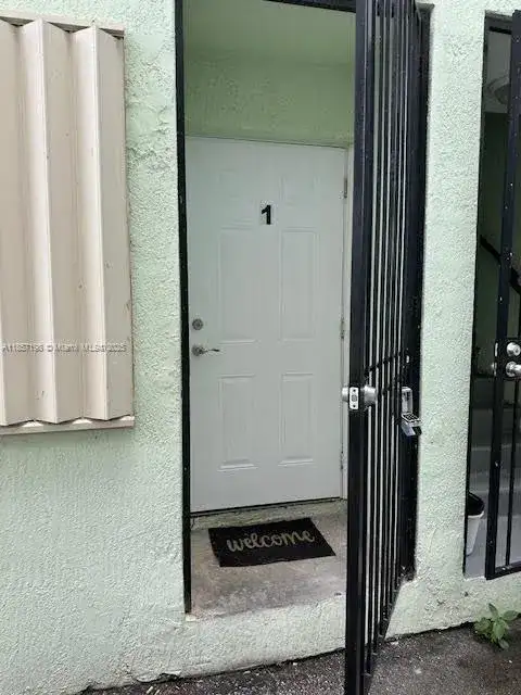 220 NW 7th Ave # 1, Miami FL 33128 photo 3