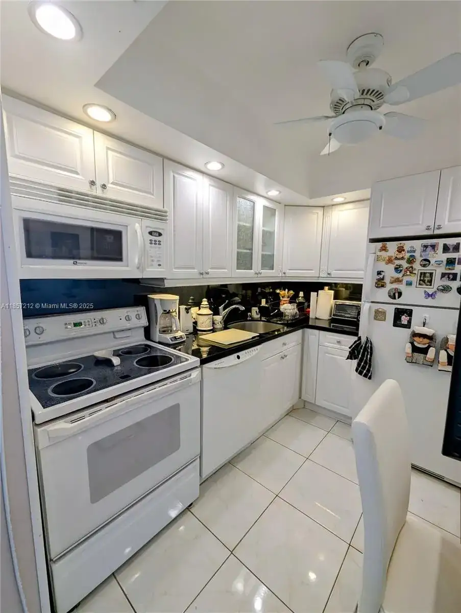 20335 W Country Club Dr # 2102, Aventura FL 33180 photo 2