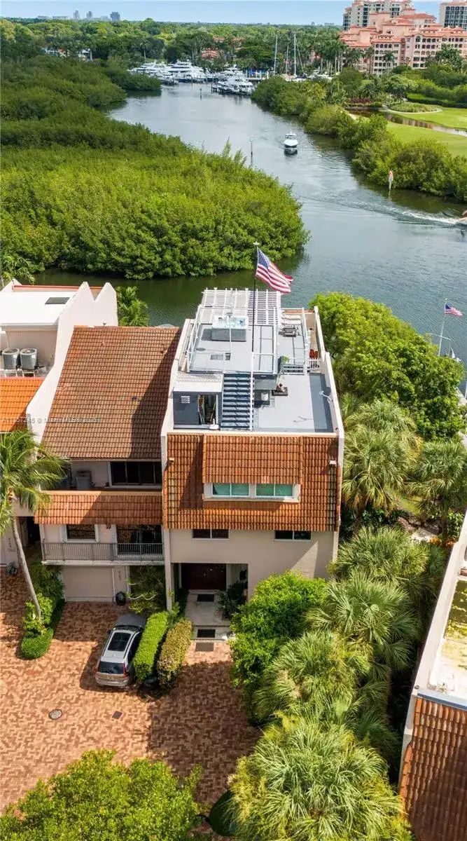6100 Paradise Point Dr # 6100, Palmetto Bay FL 33157 photo 3