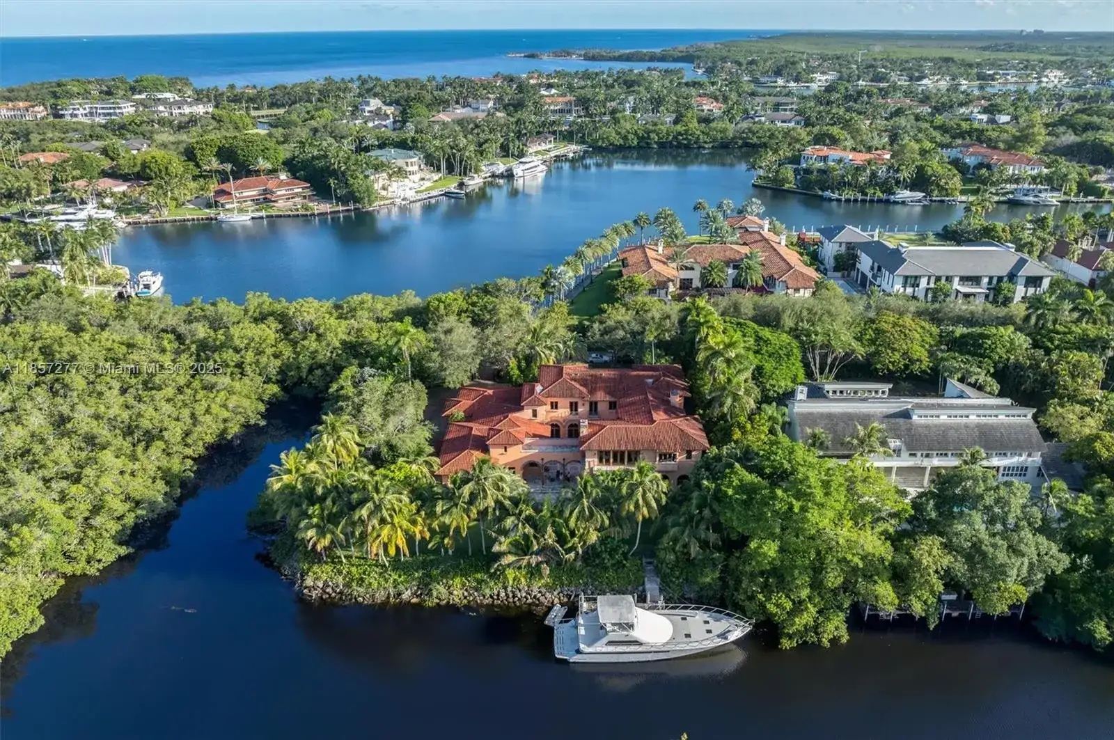 221 Casuarina Concourse, Coral Gables FL 33143 photo 2