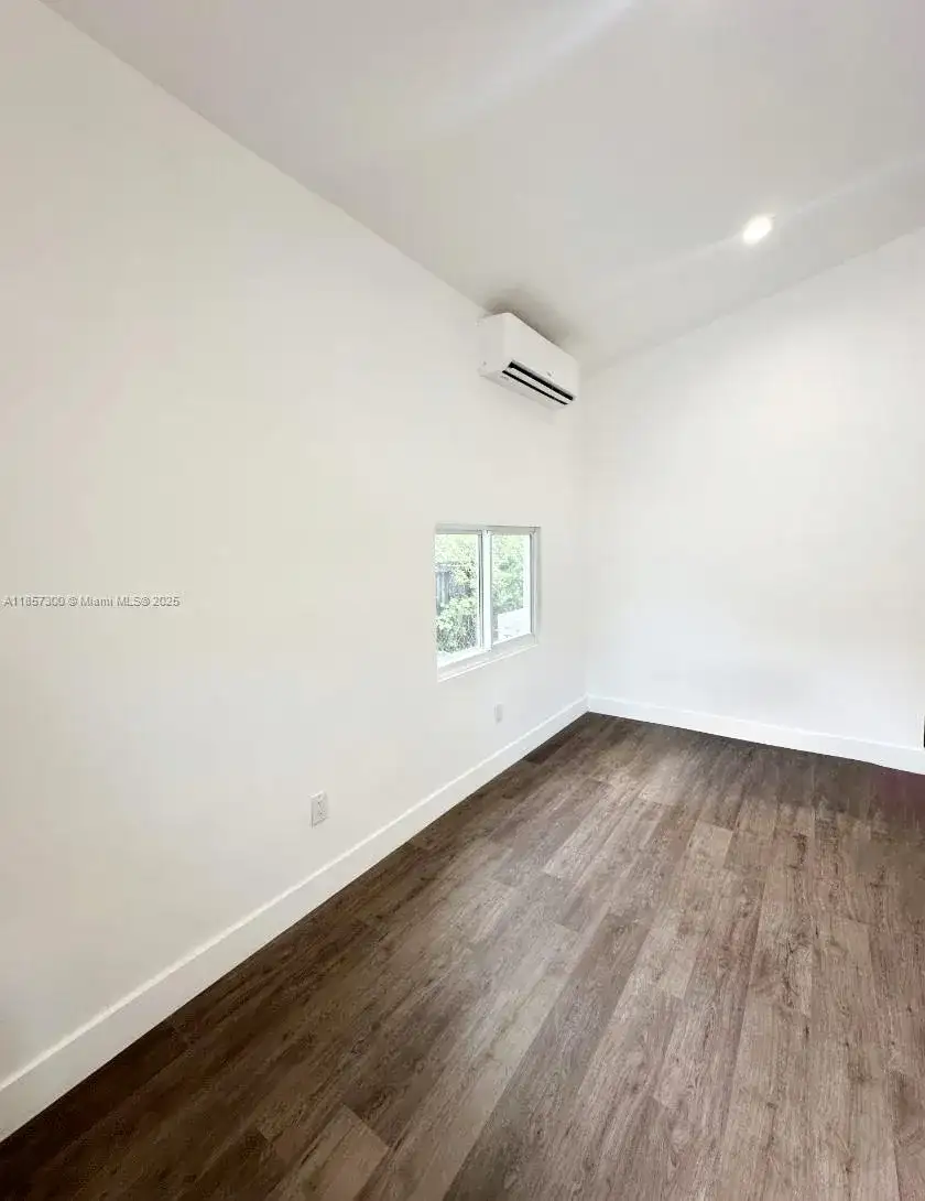 2126 NW 24th St # A, Miami FL 33142 photo 3