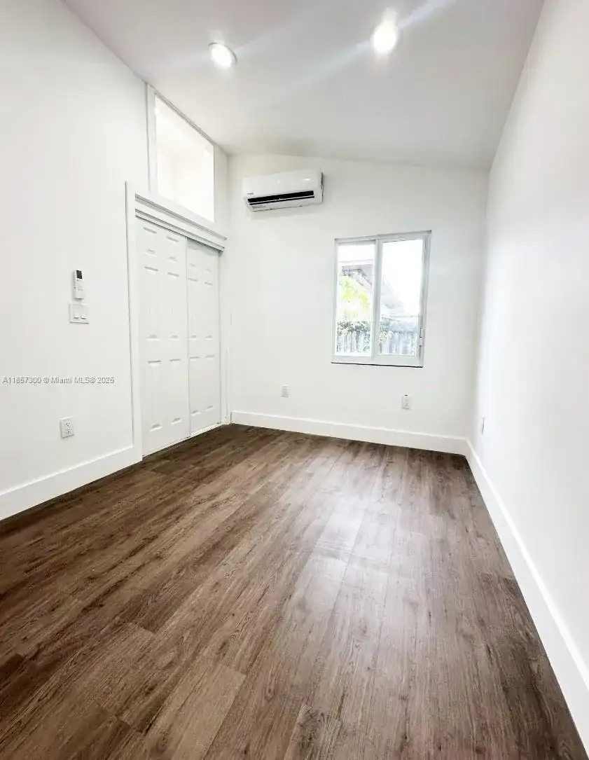 2126 NW 24th St # A, Miami FL 33142 photo 4
