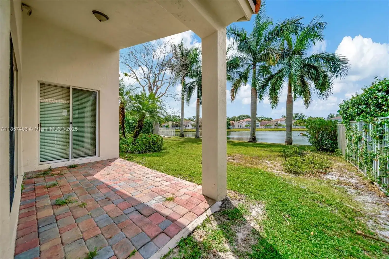7314 NW 19th Ct, Pembroke Pines FL 33024 photo 4