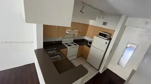 2965 NE 185th St # 1508, Aventura FL 33180 photo 3