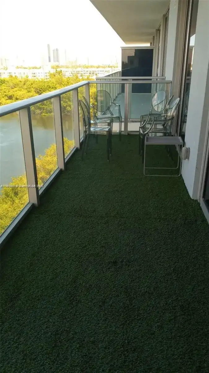 16385 Biscayne Blvd # 805, North Miami Beach FL 33160 photo 2