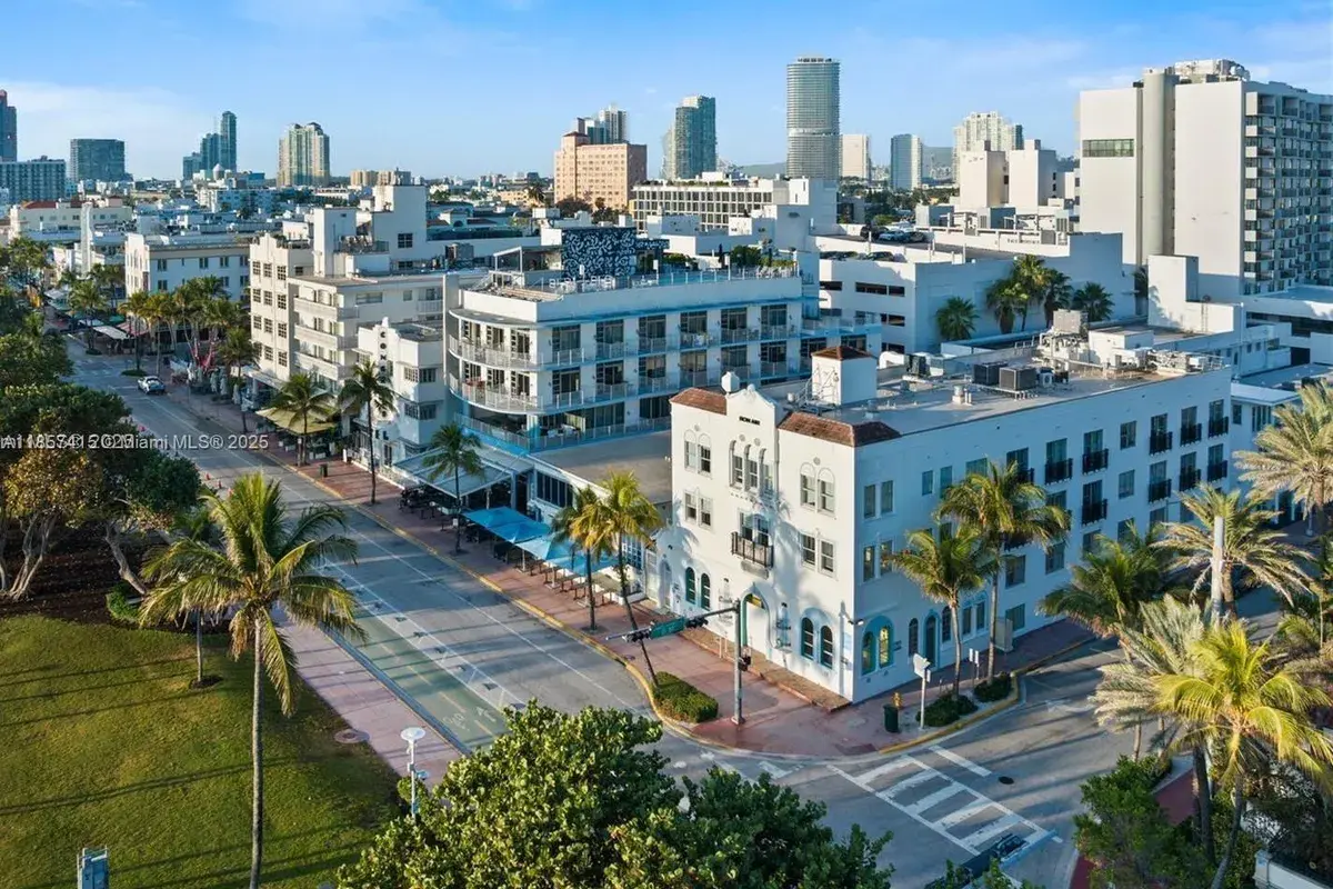 1060 Ocean Dr # D309, Miami Beach FL 33139