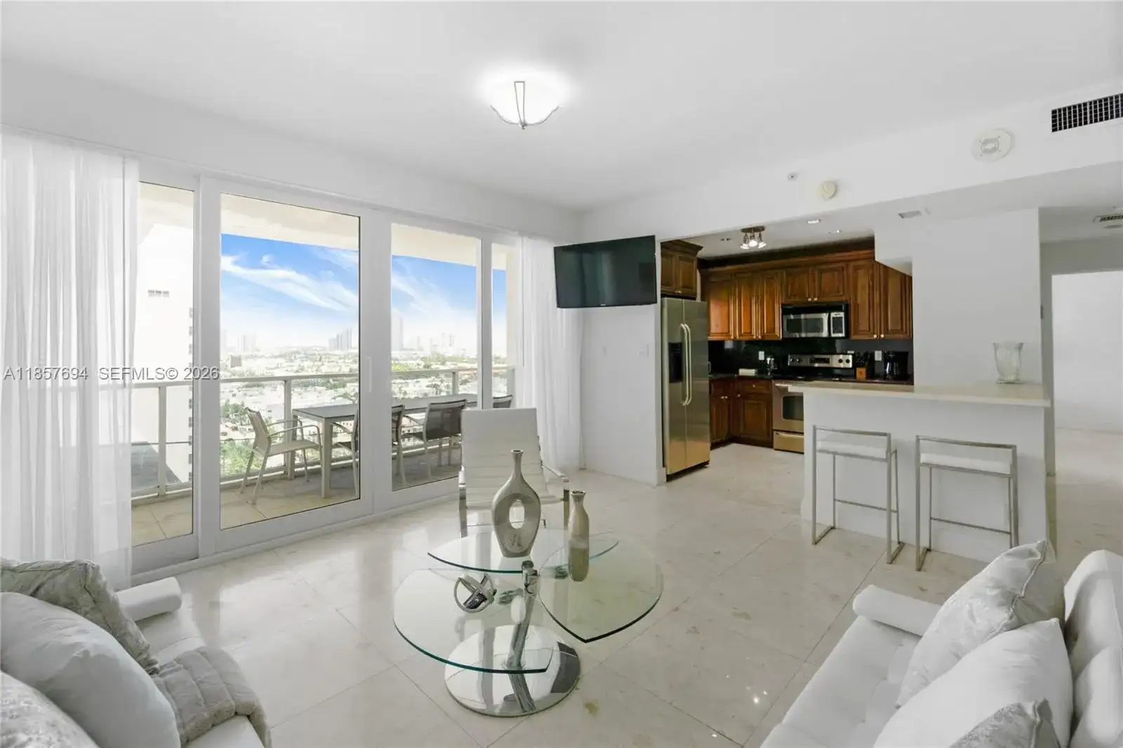 100 Lincoln Rd, Miami Beach FL 33139 photo 2