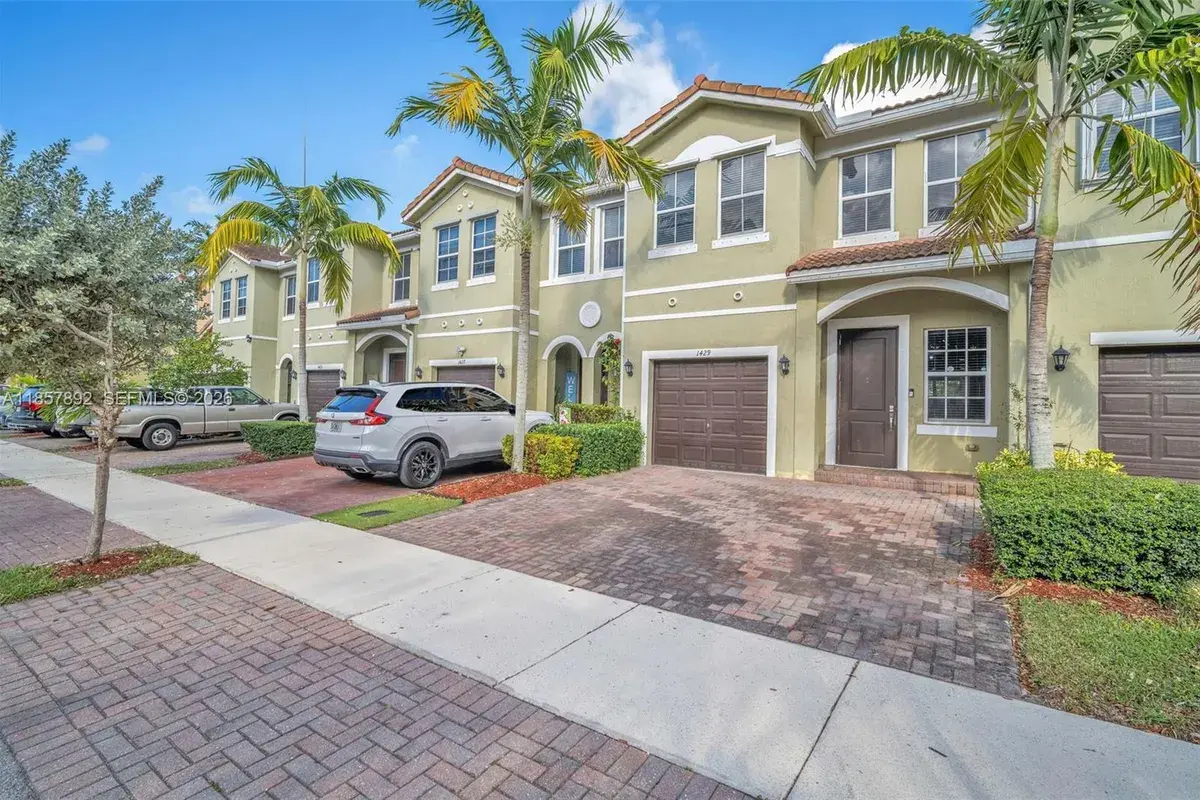 1429 SE 26th Ave, Homestead FL 33035
