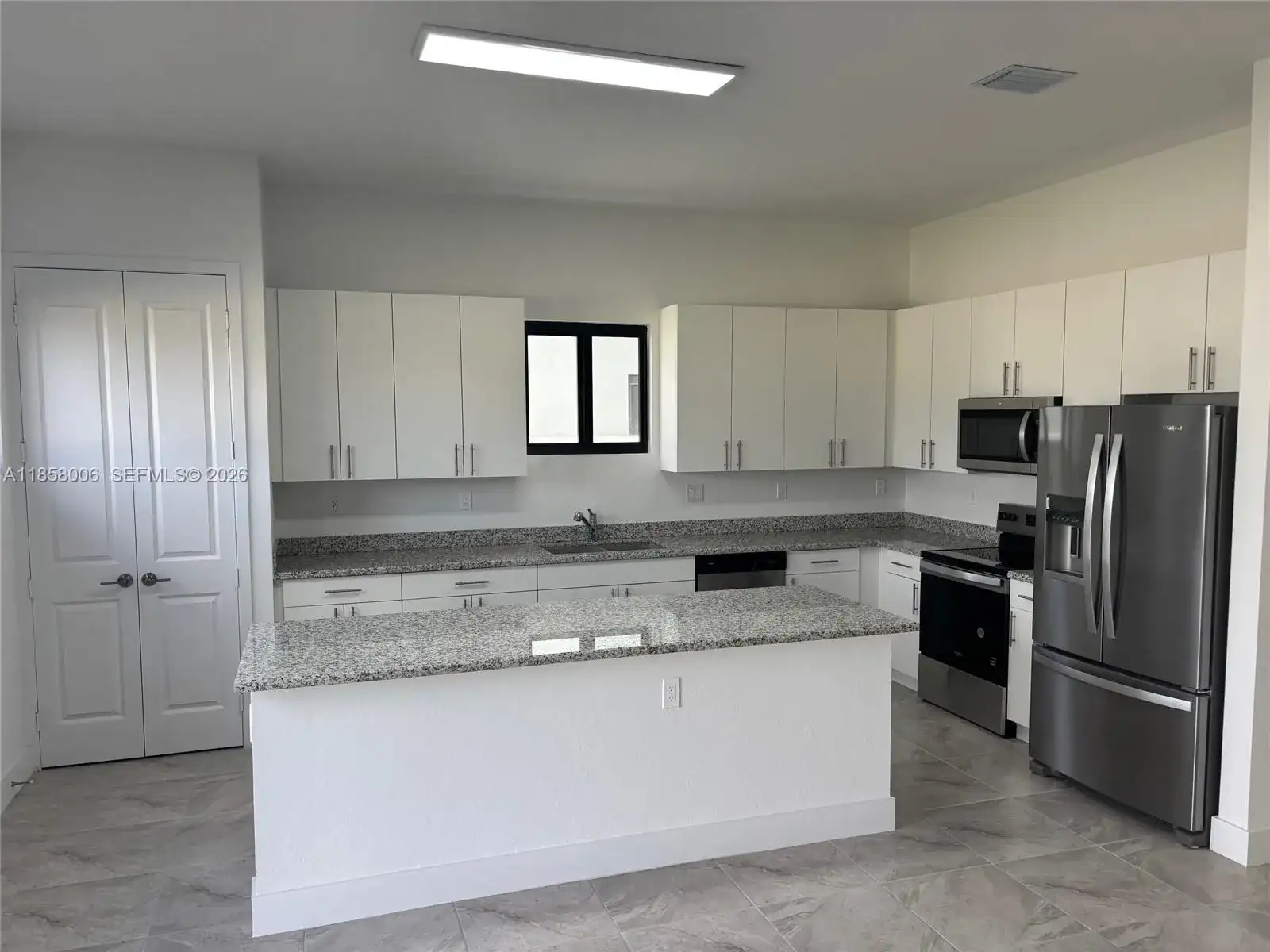 18903 SW 317th Ter, Homestead FL 33030 photo 3