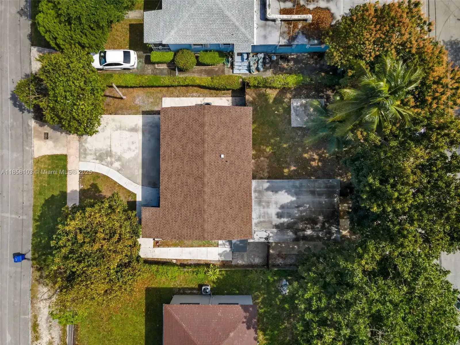 130 NE 169 TER, North Miami Beach FL 33162 photo 2
