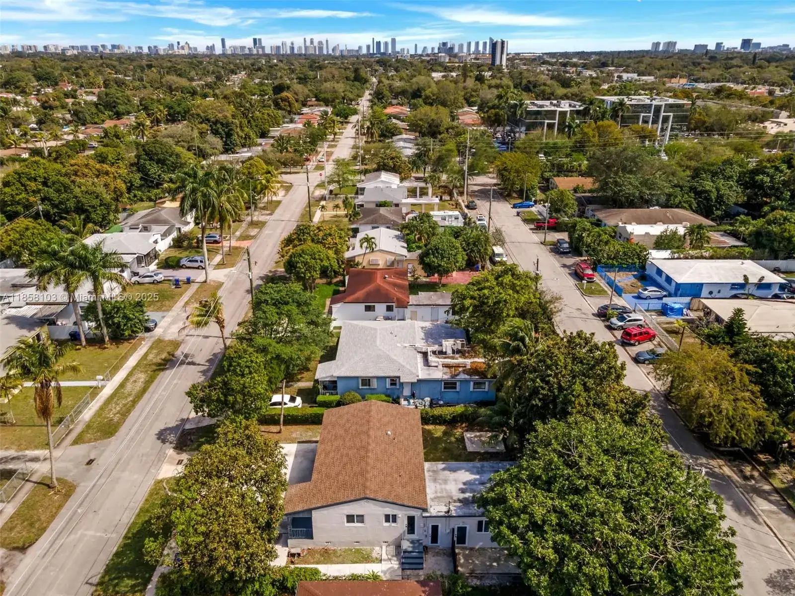 130 NE 169 TER, North Miami Beach FL 33162 photo 4