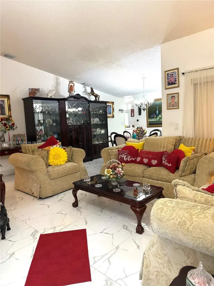 11266 SW 33rd St, Miami FL 33165 photo 4