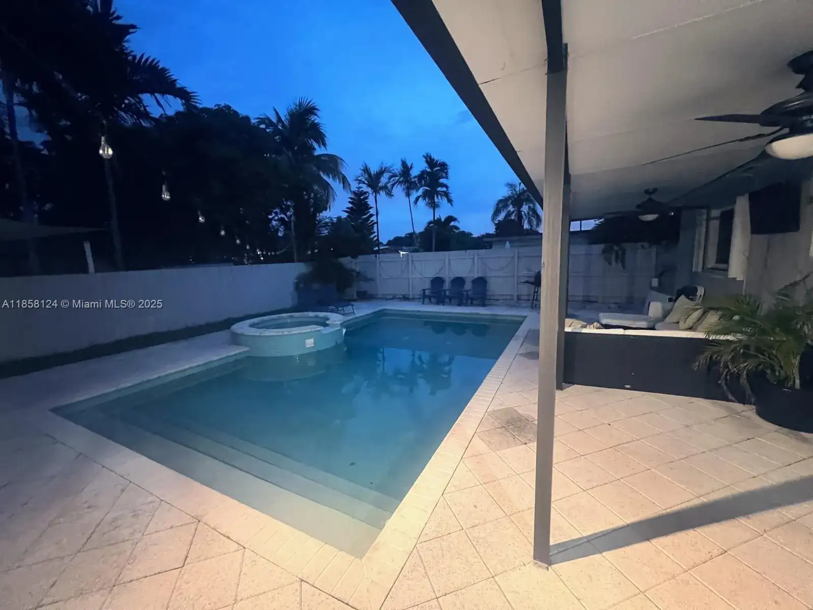 7750 NW 42nd st, Davie FL 33024 photo 2