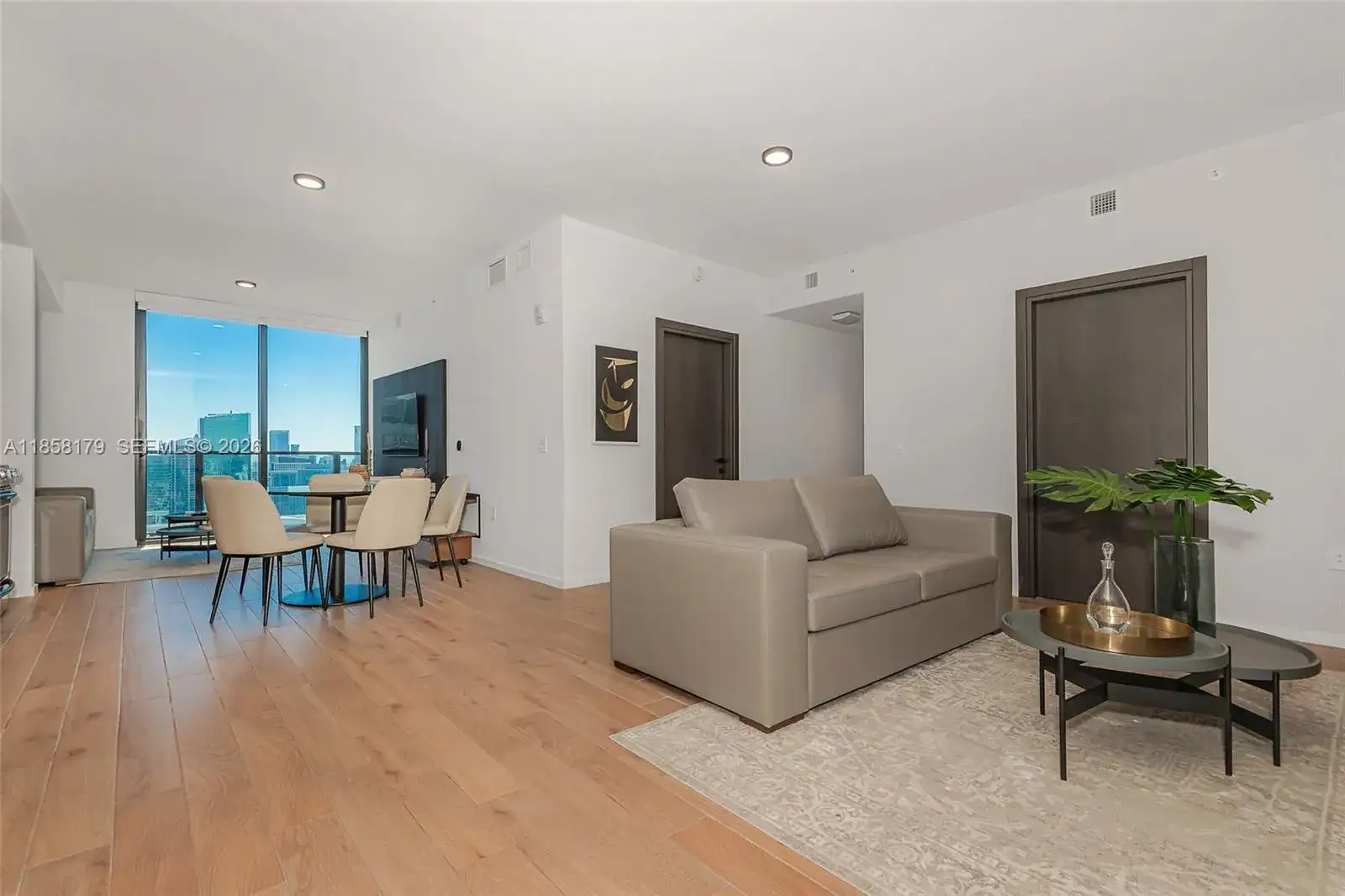 398 NE 5th St # 4417, Miami FL 33132 photo 3