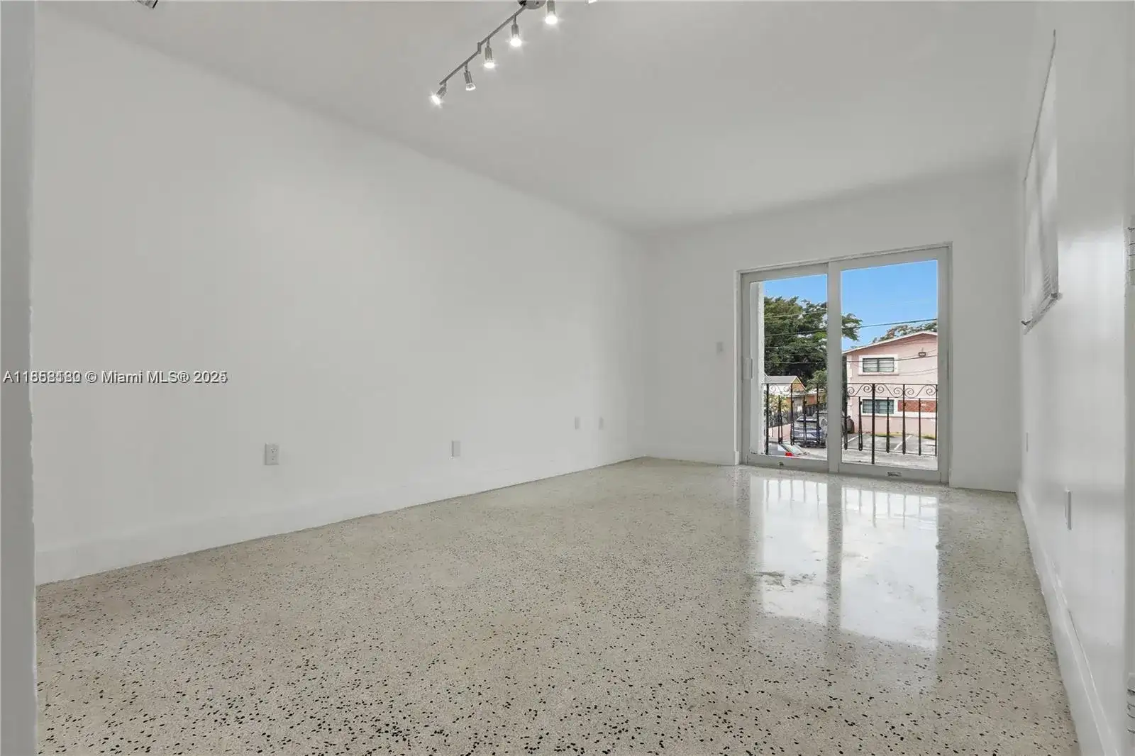 1927 NW 20th Ave, Miami FL 33125 photo 5