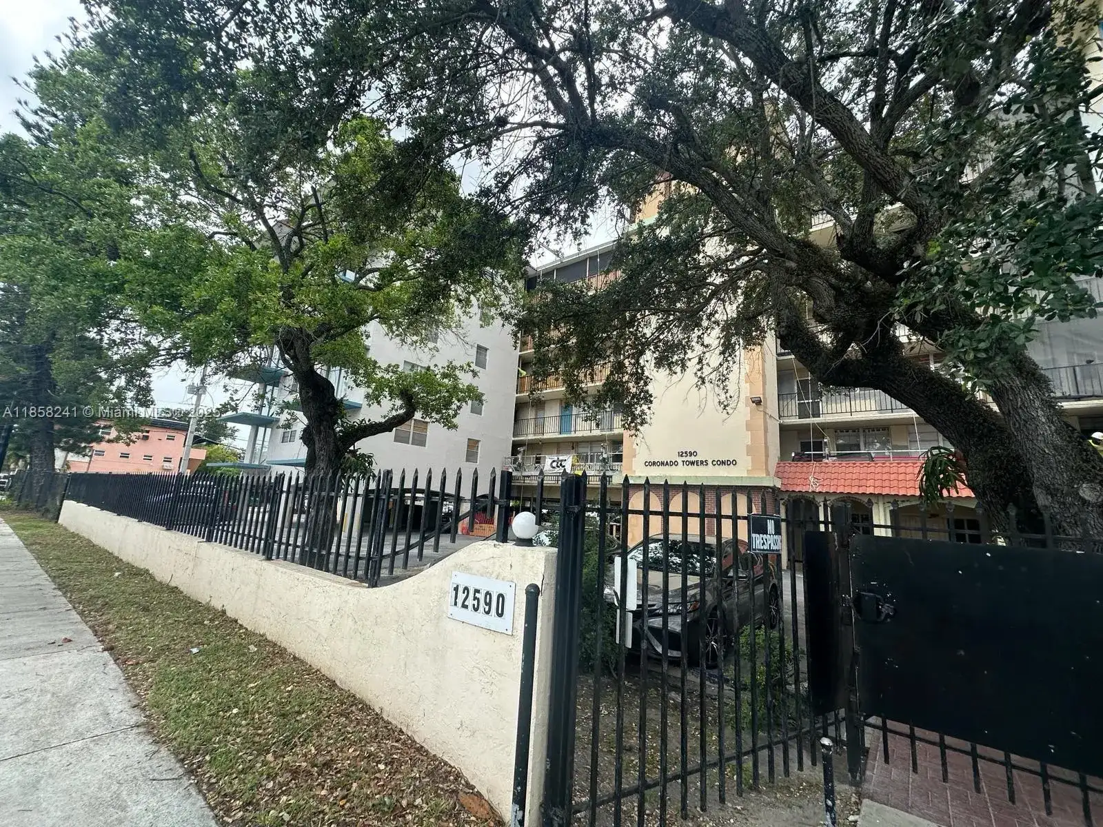 12590 NE 16th Ave # 405, North Miami FL 33161 photo 2