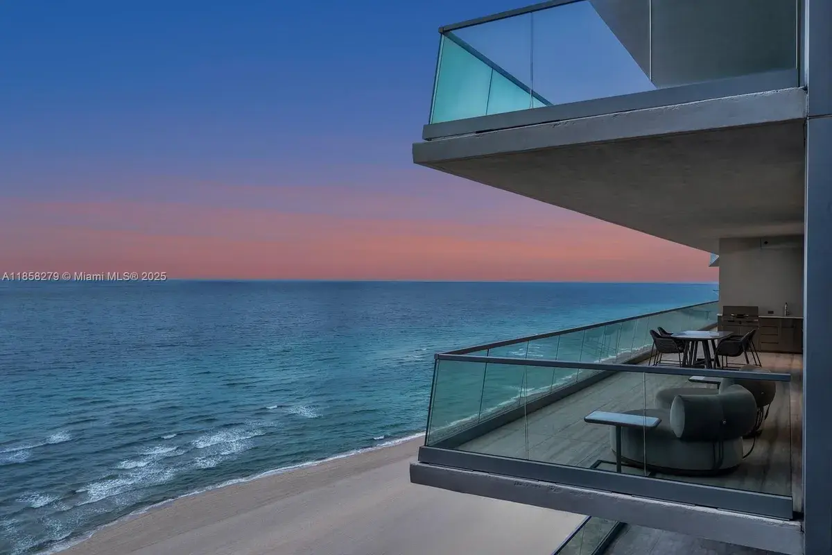 18501 Collins Ave, Sunny Isles Beach FL 33160