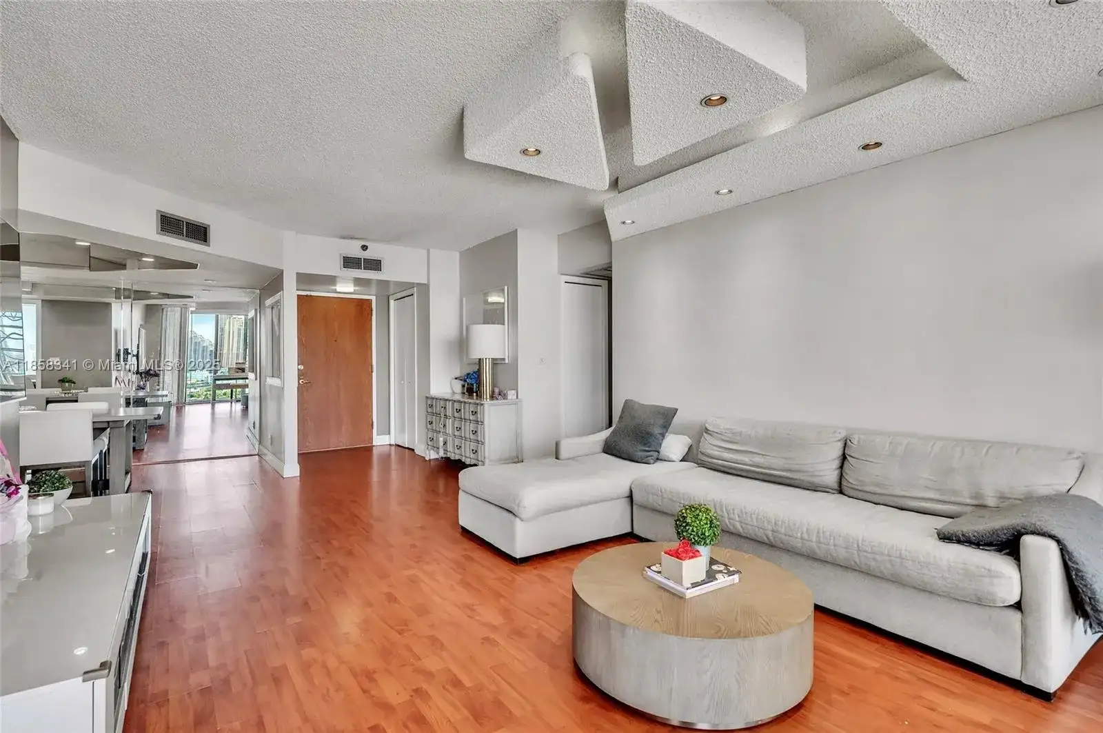 19355 Turnberry Way, Aventura FL 33180 photo 5