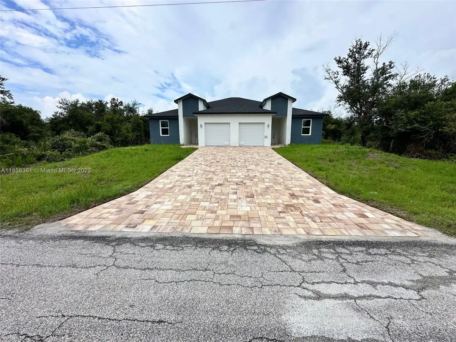 10385 Port Everglades St, Port Charlotte FL 33981
