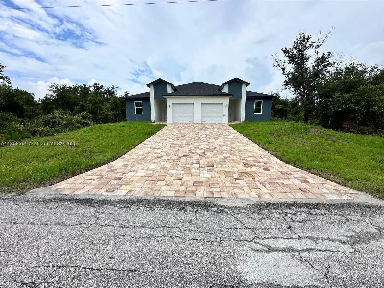 10385 Port Everglades St, Port Charlotte FL 33981