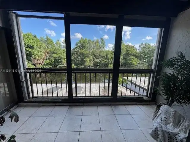 9709 N New River Canal Rd # 207, Plantation FL 33324 photo 3